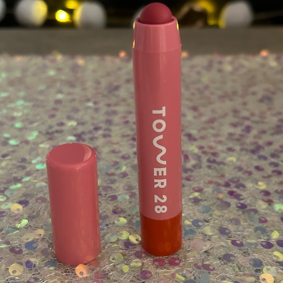 $6.99 SHIPPING Full Size Tower 28 Tinted Lip Balm - Picture 2 of 3